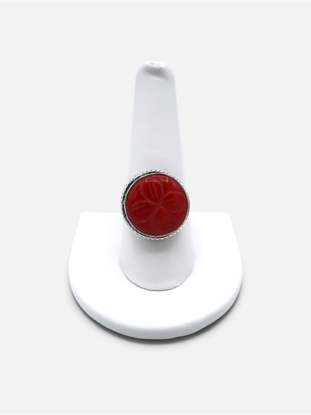 VINTAGE HAND-CARVED RED CORAL RING - Picture 3 of 3